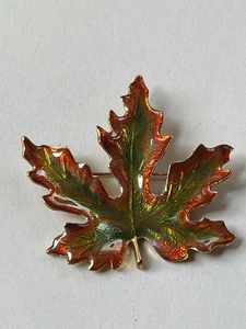 Beautiful Large Orange & Green Enamel Goldtone Fall Maple Leaf Brooch Pin - - Picture 1 of 7