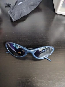 Vintage Youth Oakley Blue Sunglasses KIDS SIZE - Picture 1 of 4