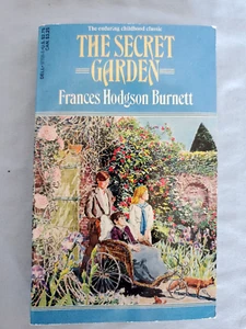 The Secret Garden by Frances Hodgson Burnett - Paperback - Picture 1 of 5