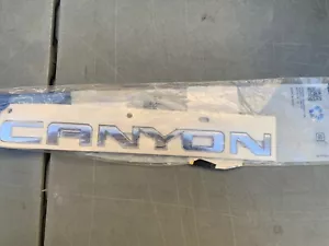 GMC CANYON FRONT DOOR EMBLEM CHROME OEM ORIGINAL GENUINE - Picture 1 of 2