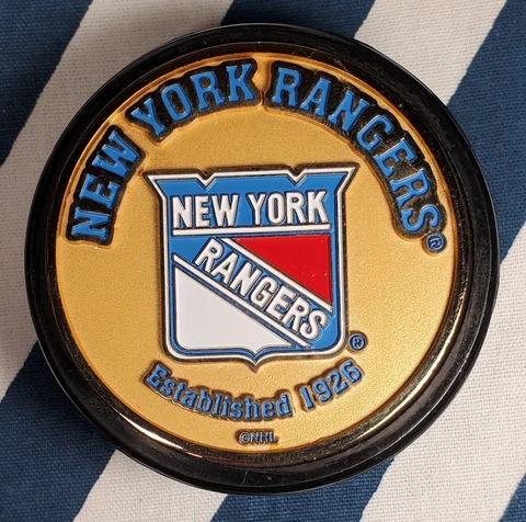 GOLD MEDALLION RARE ESTABLISHED 1926 NEW YORK RANGERS PUCK FOTOPUCK MADE IN 🇨🇳 Cover