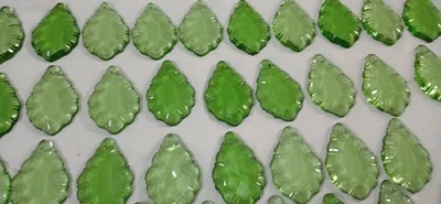 Lote De Colección De 35 Piezas Colgante 3.5" Vidrio Verde Para Lámparas Y Piezas Foto 1 de 4