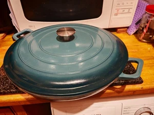 Blue Cast Iron Dish, 30cm x 5cm with lid - Picture 1 of 2