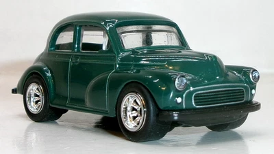 LOOSE 2024 MATCHBOX 1:64 GREEN MORRIS MINOR SALOON WHEEL SWAP REAL RIDERS - Image 1 of 4