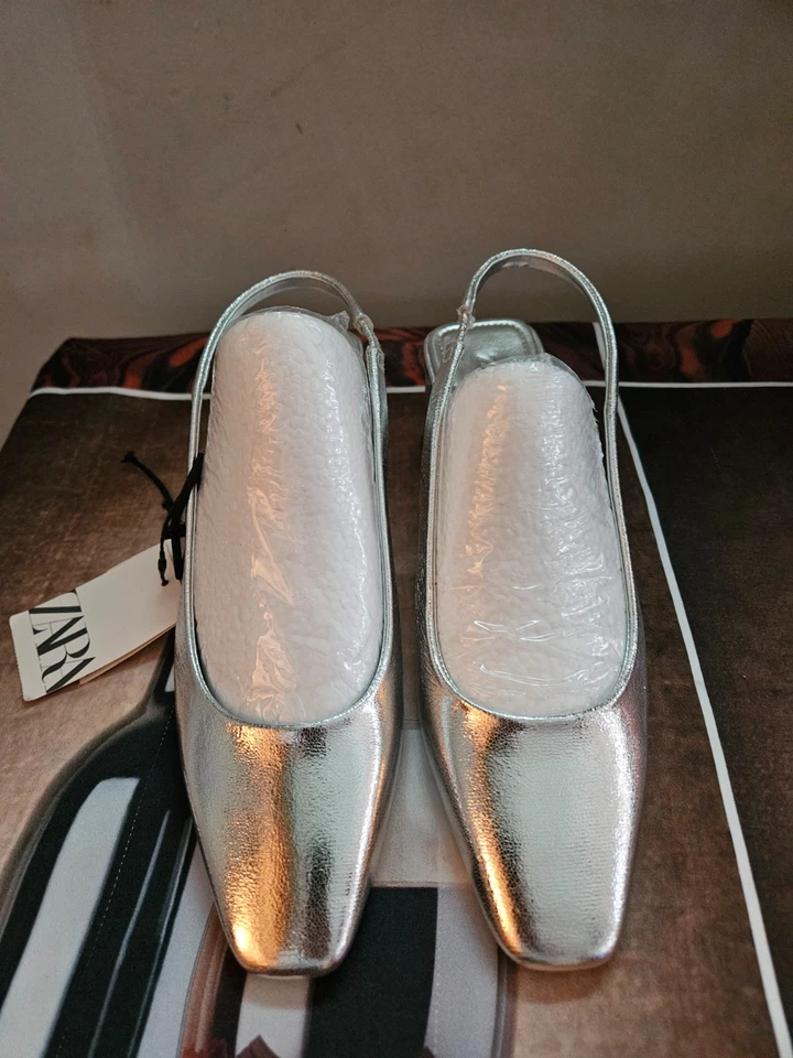 Zara 6.5 NOVO Sapato Mules Salto Bloco Prata Metálico - Biqueira Quadrada / 37 - Imagem 1 de 4