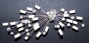 Vintage Marvella assimetrischer Spray Schleife Anhänger Milchglas Strass - Bild 1 von 8