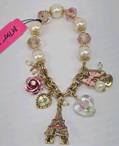 NWT Betsey Johnson Pearl Eiffel Tower Rose Heart Charm Stretch Bracelet - Picture 1 of 3