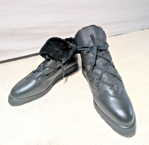 Gaby LaCANADIENNE Black LEATHER Lace Up SHEARLING Lined ANKLE BOOTS Women's 8 US - Picture 1 of 5
