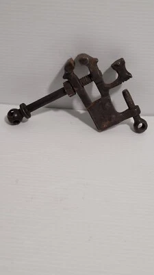 étau ancien Horloger XVIIIEME fer Forgé - Photo 1/4