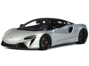 Coche modelo de resina superior 1/18 McLaren Artura plateado negro metálico por GT Spirit GT873 - Imagen 1 de 8