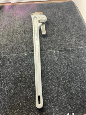 K Tool International Pipe Wrench, 36" Long, Cast Iron with Drop Forged Steel Jaw - Image 1 of 4