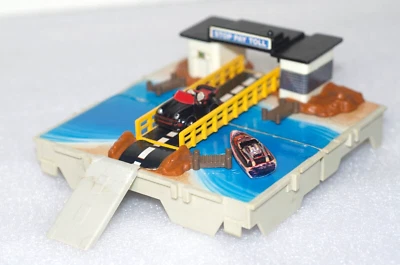 Micro Machines Travel City Peaje Bridge + Barco + Porsche Vintage 1989 Foto 1 de 4