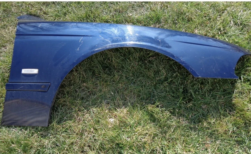 2003 BMW 525i E39  PASSENGER RIGHT   SIDE FENDER ASSEMBLY  ORIENTBLAU - Image 1 of 4