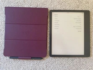 Amazon E-reader Kindle Scribe, 1st Gen - 2024 (25GB) with Leather Stand Case - Picture 1 of 5
