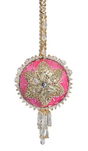 Cracker Box inkl. Ornament Kit Ambrosia auf Hot Pink - Bild 1 von 1