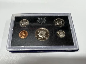 1971 U.S. MINT PROOF COIN SET - 5 Coin Set with box - Picture 1 of 3