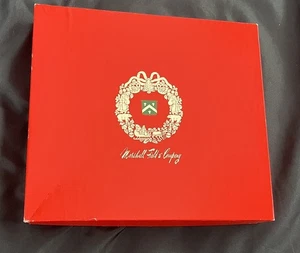 Vtg MARSHALL FIELD & COMPANY Christmas Gift Box w/Gold Wreath 10.75” x 9.75” - Picture 1 of 11