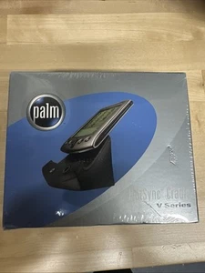 ZAPIECZĘTOWANA NOWA Vintage Palm Pilot HotSync Cradle V Series Stacja dokująca Stacja dokująca Base Dock - Zdjęcie 1 z 7