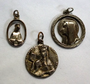 Römisch-katholische Vintage religiöse Medaillen 3 Stück Heilige Ann & Jungfrau Maria silberfarben - Bild 1 von 7