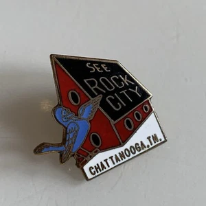 See Rock City Travel Souvenir Lapel Pin Birdhouse Enamel Chattanooga Tennessee - Picture 1 of 2