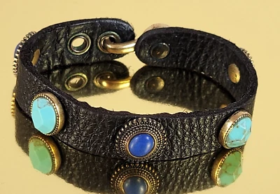 Brazalete envolvente de cuero negro con dije de piedra azul marca Lucky 6,75-7 pulgadas cierre de gancho Foto 1 de 4