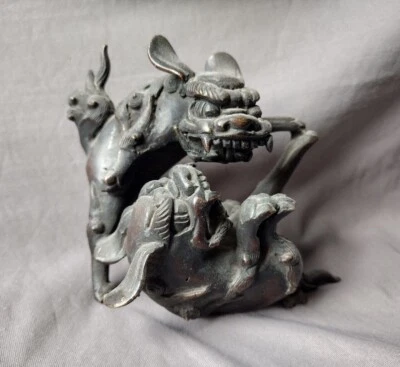 Fera de leão chinesa antiga de bronze - Imagem 1 de 4