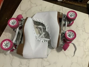 CHICAGO Skates Premium White Quad Roller Skates for Girls and Women Beginners Cl - Picture 1 of 7