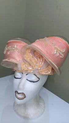 Hermoso sombrero de iglesia/vestido vintage de Deborah  Foto 1 de 4