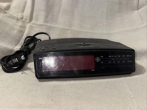 Sveglia digitale vintage General Electric GE modello 7-4815A radio AM/FM testata - Foto 1 di 6