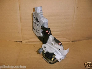 MOTOR CIERRE CENTRALIZADO TRASERO PASAJERO CERCANO NISSAN ALMERA N16 TINO 2000-2005 - Imagen 1 de 1