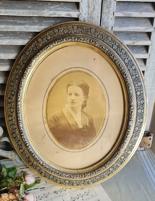 ANCIEN GRAND CADRE NOIR ET DORE OVALE NAPOLEON III - Photo 1/4