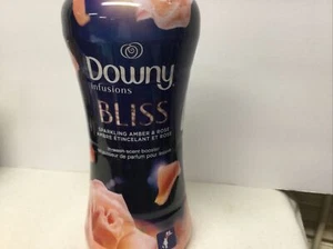 Downy Infusions Bliss Sparkling Amber Rose Wash Duft Booster Perlen, 14,8 Oz. - Bild 1 von 4