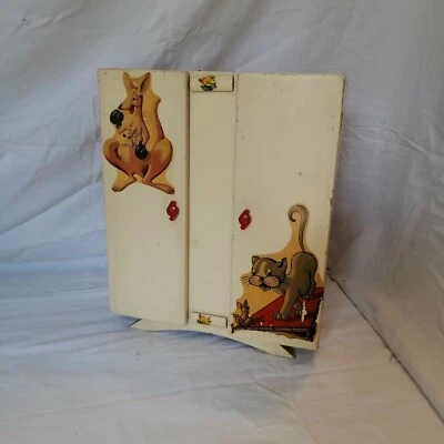 Armoire de poupée en bois art populaire année 40/50 vintage décalcomanie ancien  - Photo 1/4