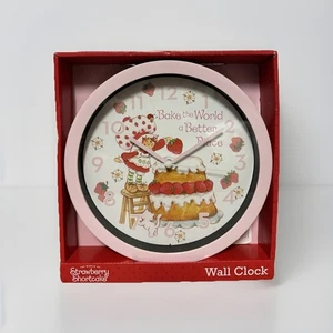 The World Of Strawberry Shortcake Battery Operated Wall Clock 'Bake The World' - Picture 1 of 3