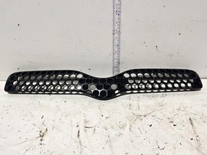 Toyota Echo Grille NCP10 10/1999-09/2002 - Picture 1 of 9
