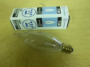 NEW Westinghouse 130V 7-1/2W Candelabra Base Flame Tip Clear Bulb - Picture 1 of 2