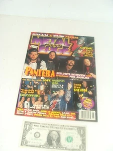 Revista Metal Edge Rock Jun. Pósters a color de Metallica & Staind 2000 - Imagen 1 de 2