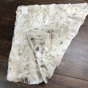 POTTERY BARN SNOW LEOPARD FAUX FUR PILLOW COVER 24" - Picture 1 of 11