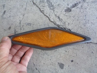 02-03 MITSUBISHI MONTERO MARCADOR LATERAL REFLECTOR DERECHO OEM PASAJERO Foto 1 de 2