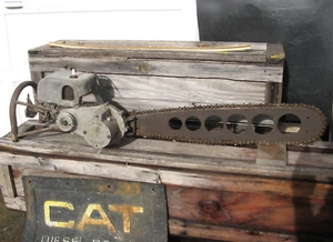 1946 PM UNIVERSAL 1-MAN CHAINSAW w 27" Bar 90cc POWER MACHINERY Ltd BC vintage - Picture 1 of 23