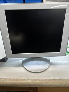 Sony SDM-HS93 LCD Monitor Color Computer Display White - Picture 1 of 5