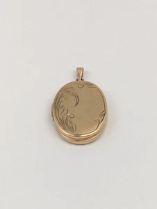 Oval Engraved Double Locket Pendant 9ct 375 Solid Yellow Gold 3g - Picture 1 of 9