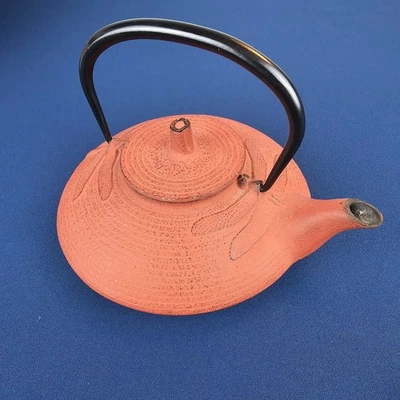 Japanese Tetsubin Cast Iron Tea Kettle Red with Dragonfly - Enamel interior - Image 1 of 4