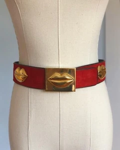Cinturón ESCADA de Piel Pura gamuza con labios de Metal Dorado - Imagen 1 de 6