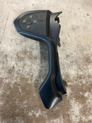 CONTROL DE CRUCERO SWTICH VOLANTE MONTADO GMC SIERRA 1500 15 16 17 18 19 Foto 1 de 2