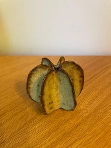 Seedpot ,pottery,8 x 5,5 cm ,1 small chip -see 2d photo - Picture 1 of 2