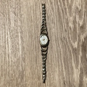 Geneva Analog Wristwatch with Quartz - Needs Battery - Picture 1 of 6