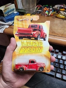 Camión Chevy Chase 52 Hot Wheels año bisiesto 2008 con ruedas cromadas de 5 radios diecast - Imagen 1 de 6