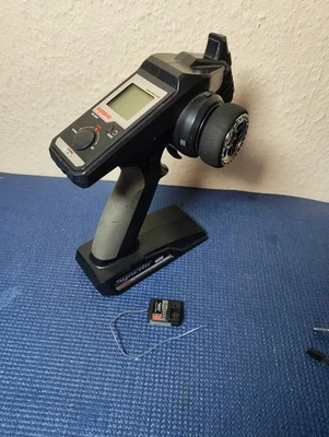 Conjunto de rádio Kyosho KT-331P 2.4ghz com receptor KR-331 - Imagem 1 de 4