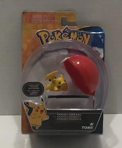 Pokemon Pikachu + Poke Ball TOMY Conviértete en Entrenador NUEVO - Imagen 1 de 3